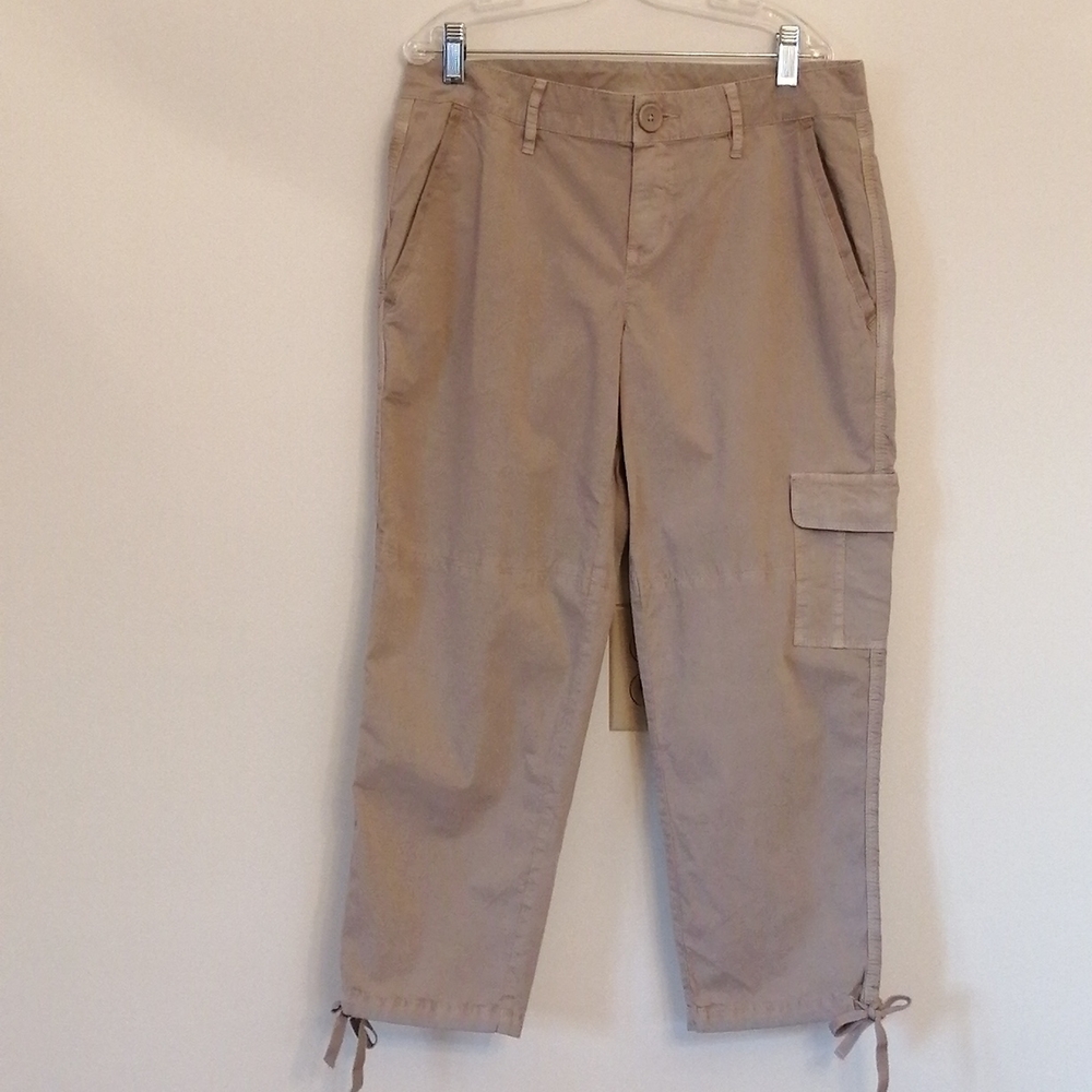 NWOT, DKNY Capri ,size 4